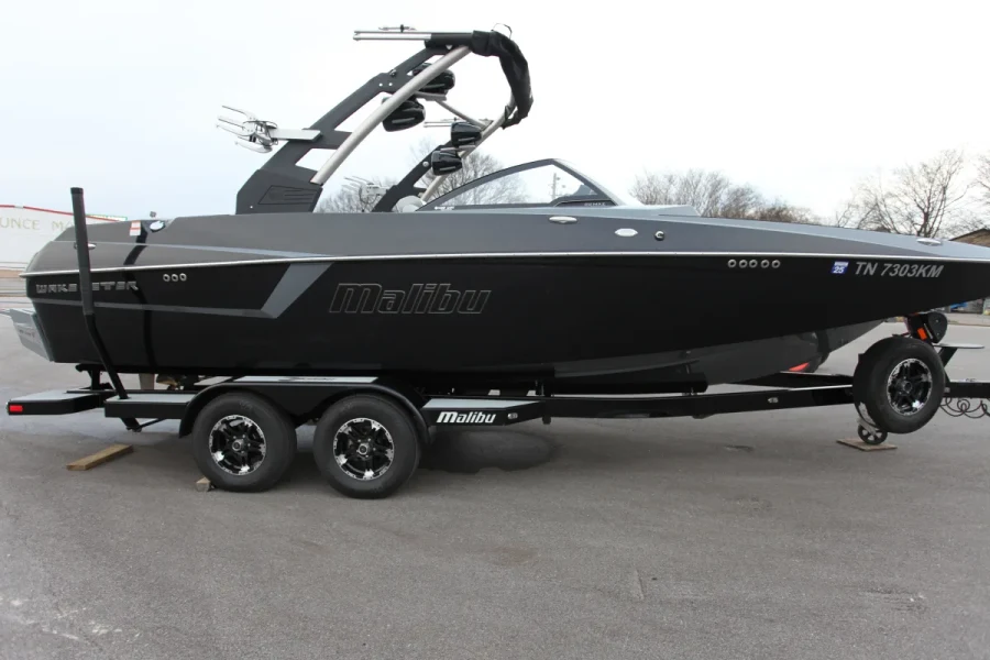 2019-malibu-wakesetter-22-mxz-140326-image17.webp
