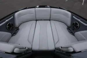 2019-malibu-wakesetter-22-mxz-140326-image2.webp