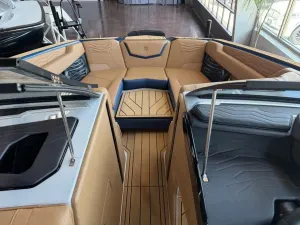 2025-nautique-g23-104873-image3.webp