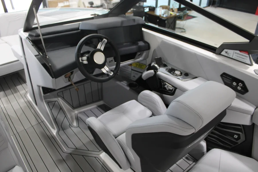 2026-nautique-g25-142500-image4.webp