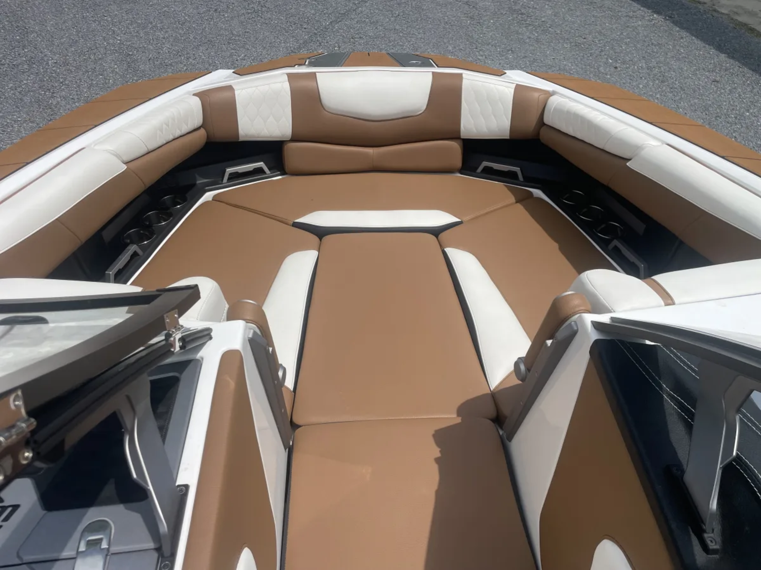 2022 Malibu M240