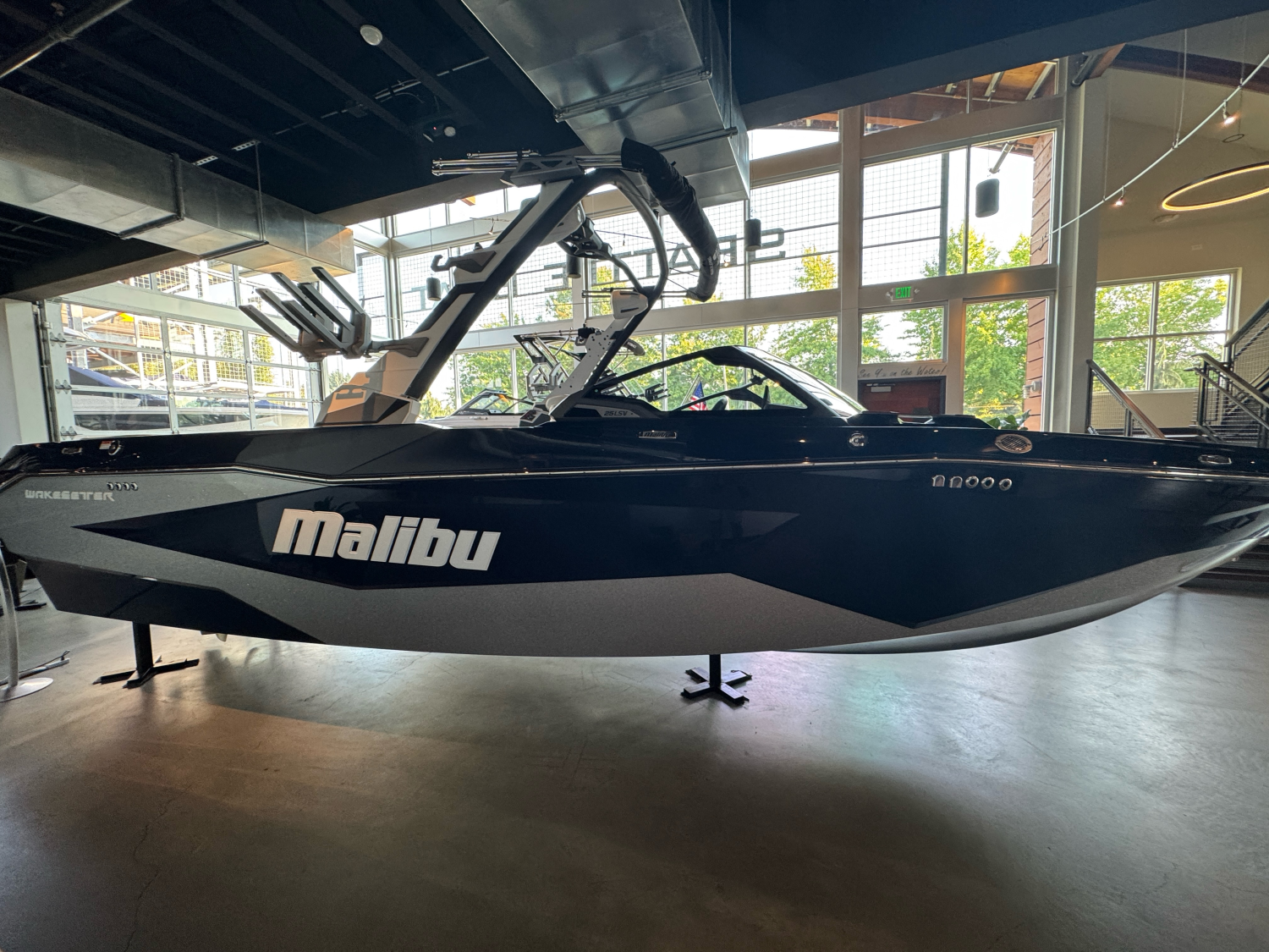 2026 Malibu 25LSV