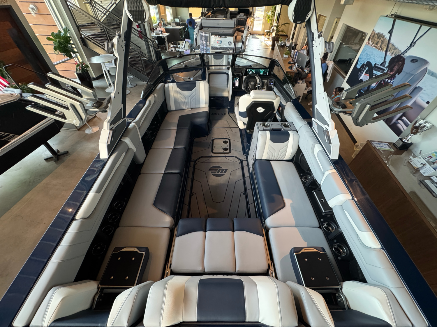 2026 Malibu 25LSV