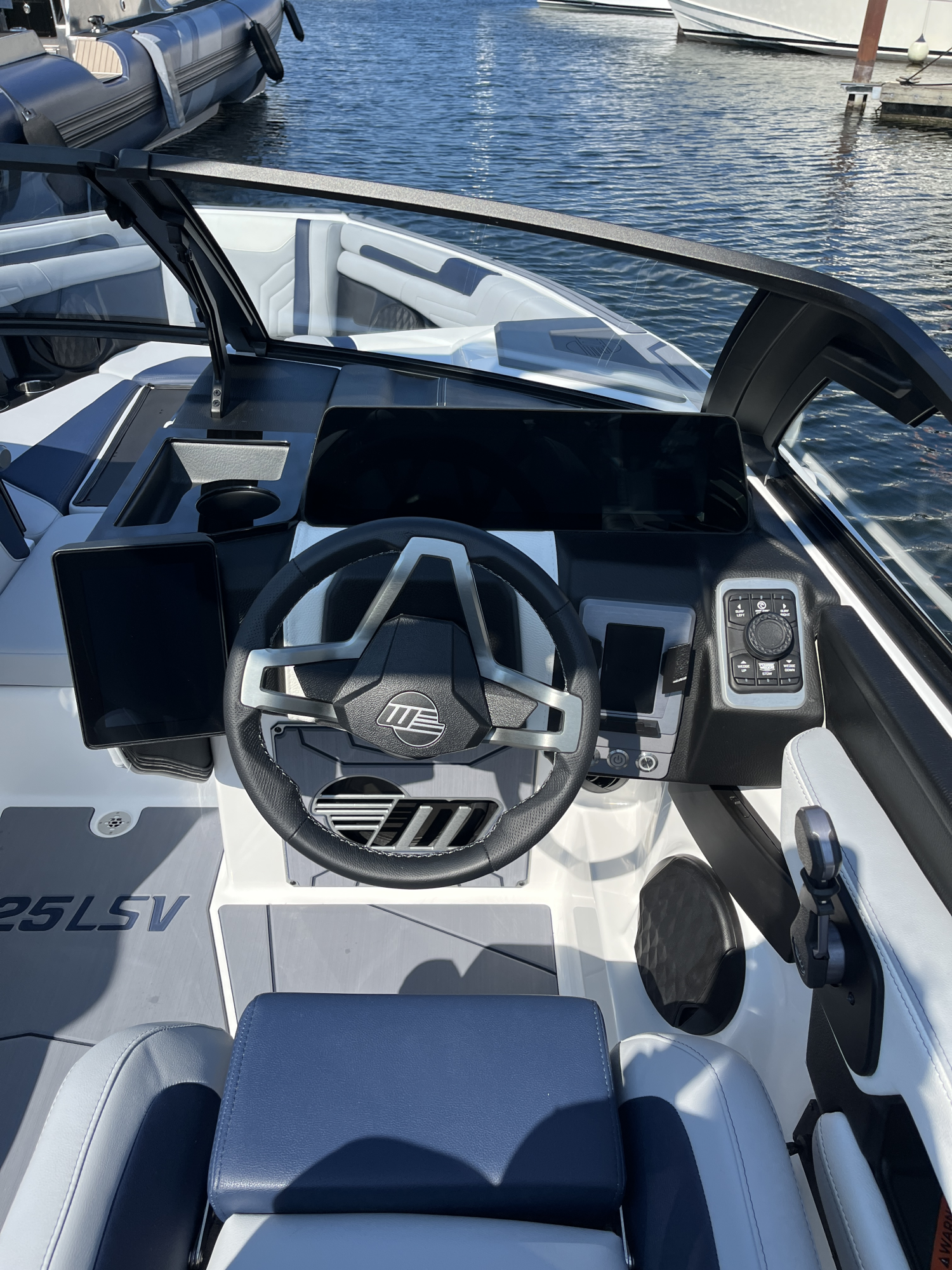 2026 Malibu 25LSV