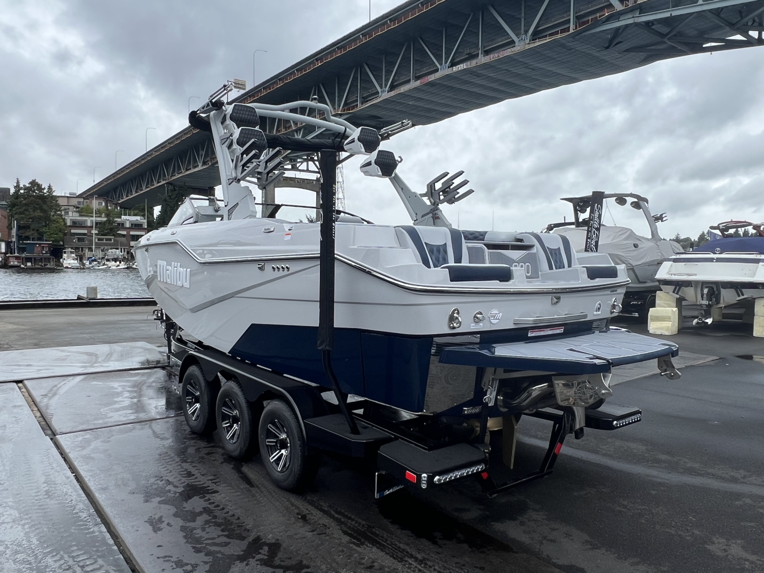 2025 Malibu M230