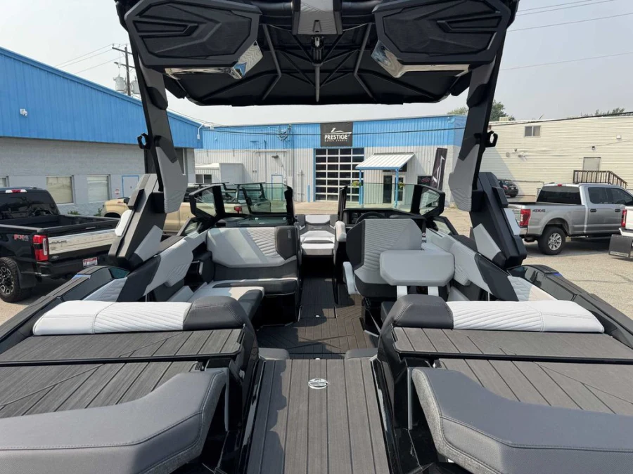 2027-mastercraft-x23-142535-image9