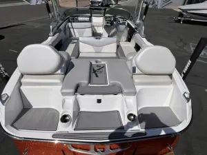 2016-mastercraft-x23-142538-image11