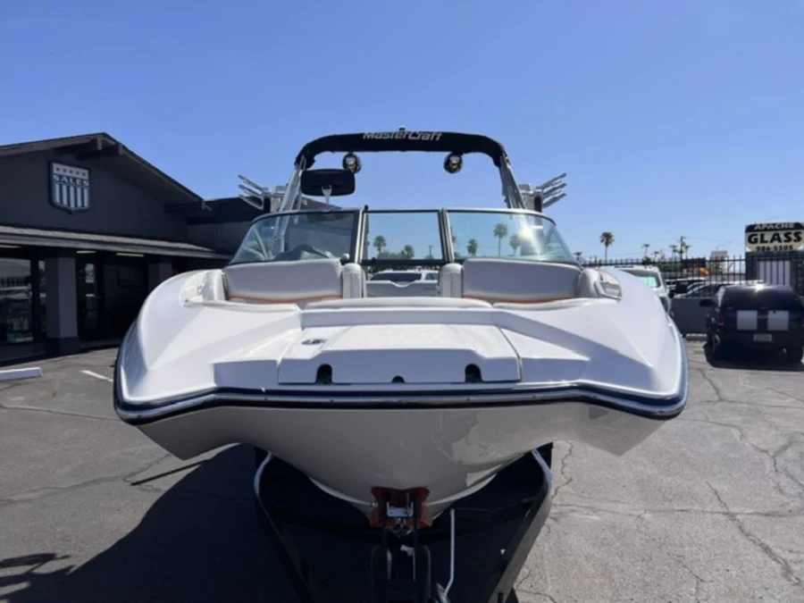 2016-mastercraft-x23-142538-image3