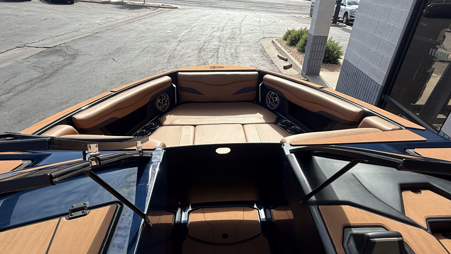 2023 Axis Wake Research T235