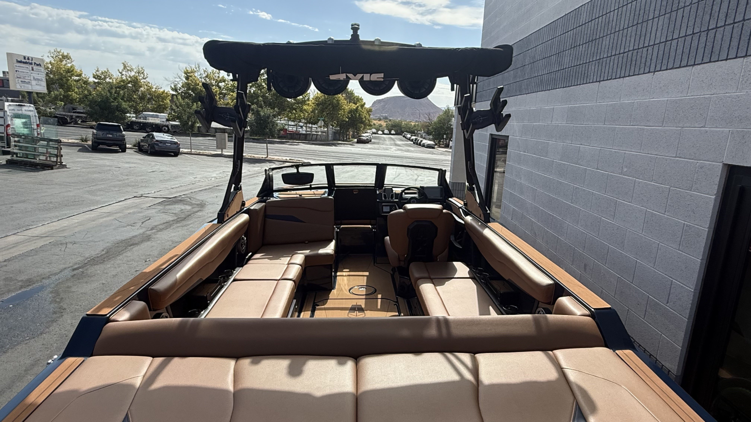 2023 Axis Wake Research T235