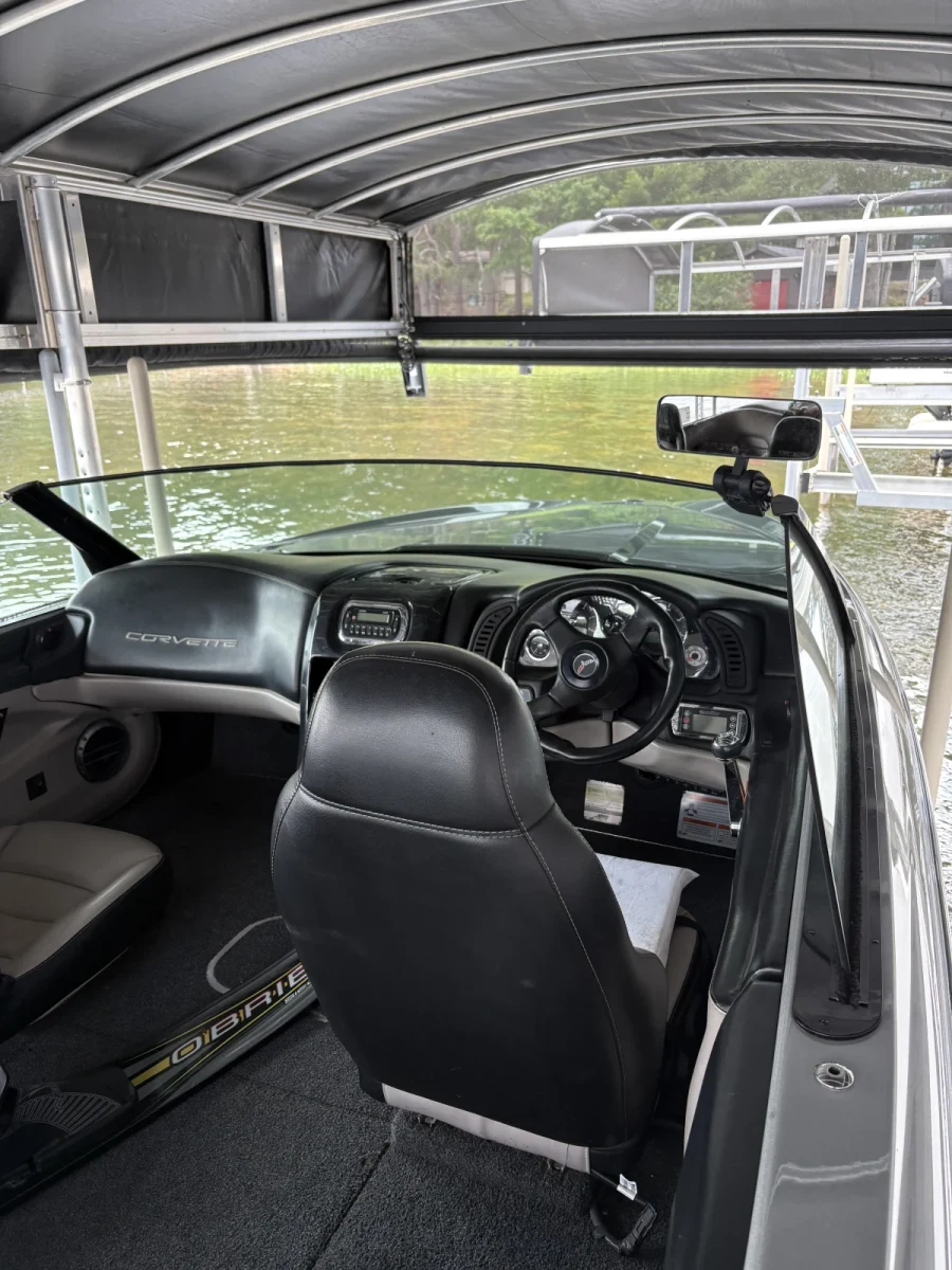 2008-malibu-corvette-142502-image3.webp