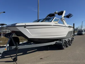 2025-mastercraft-x-star-142556-image1.webp
