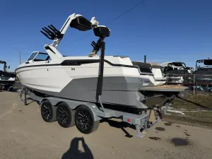 2025-mastercraft-x-star-142556-image2.webp