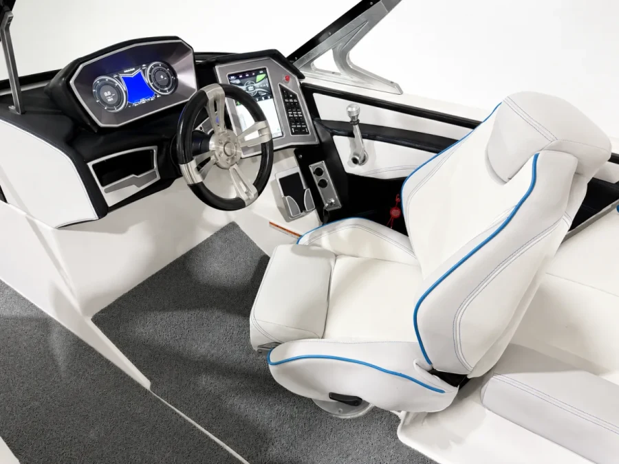 2018-mastercraft-xt23-142567-image1.webp