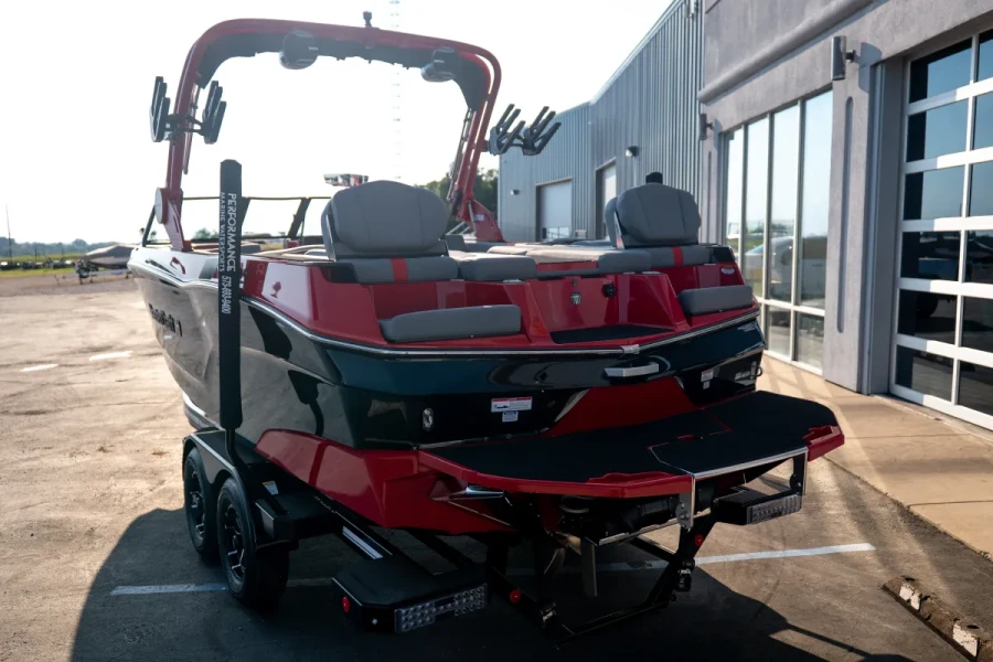 2027-mastercraft-xt24-140344-image1.webp