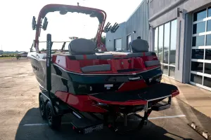 2027-mastercraft-xt24-140344-image1.webp