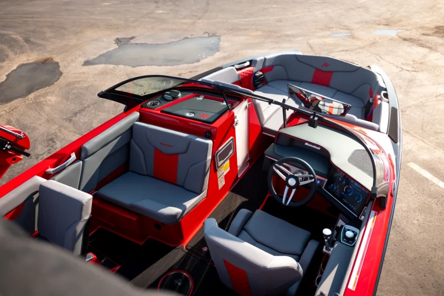 2027-mastercraft-xt24-140344-image15.webp