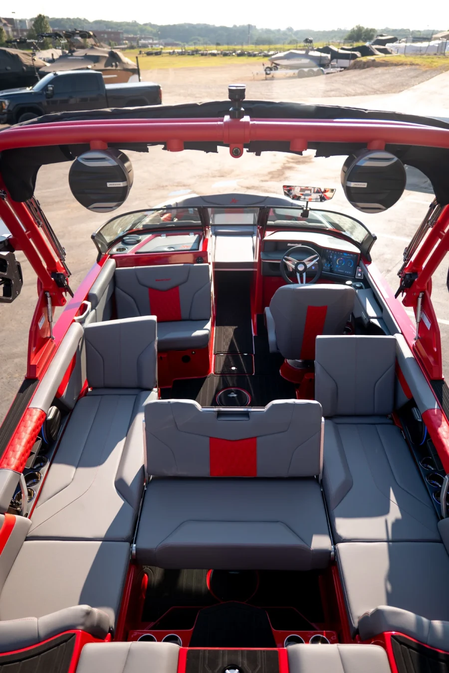 2027-mastercraft-xt24-140344-image16.webp