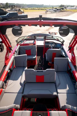 2027-mastercraft-xt24-140344-image16.webp