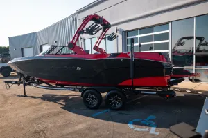 2027-mastercraft-xt24-140344-image3.webp