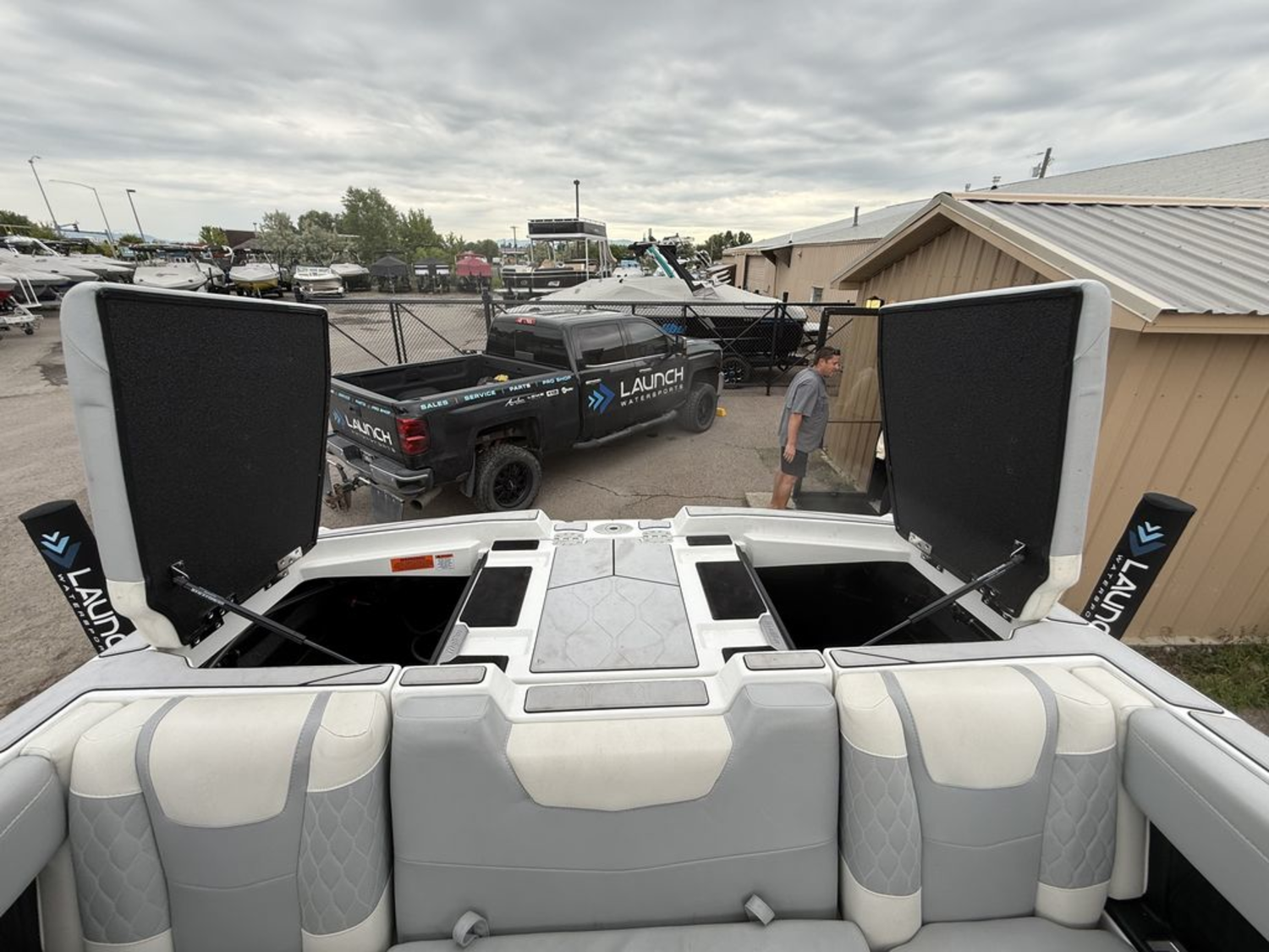 2023 Malibu Boats M220
