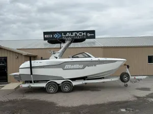 2023-malibu-m220-140375-image1
