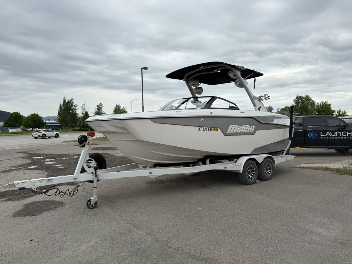 2023 Malibu Boats M220