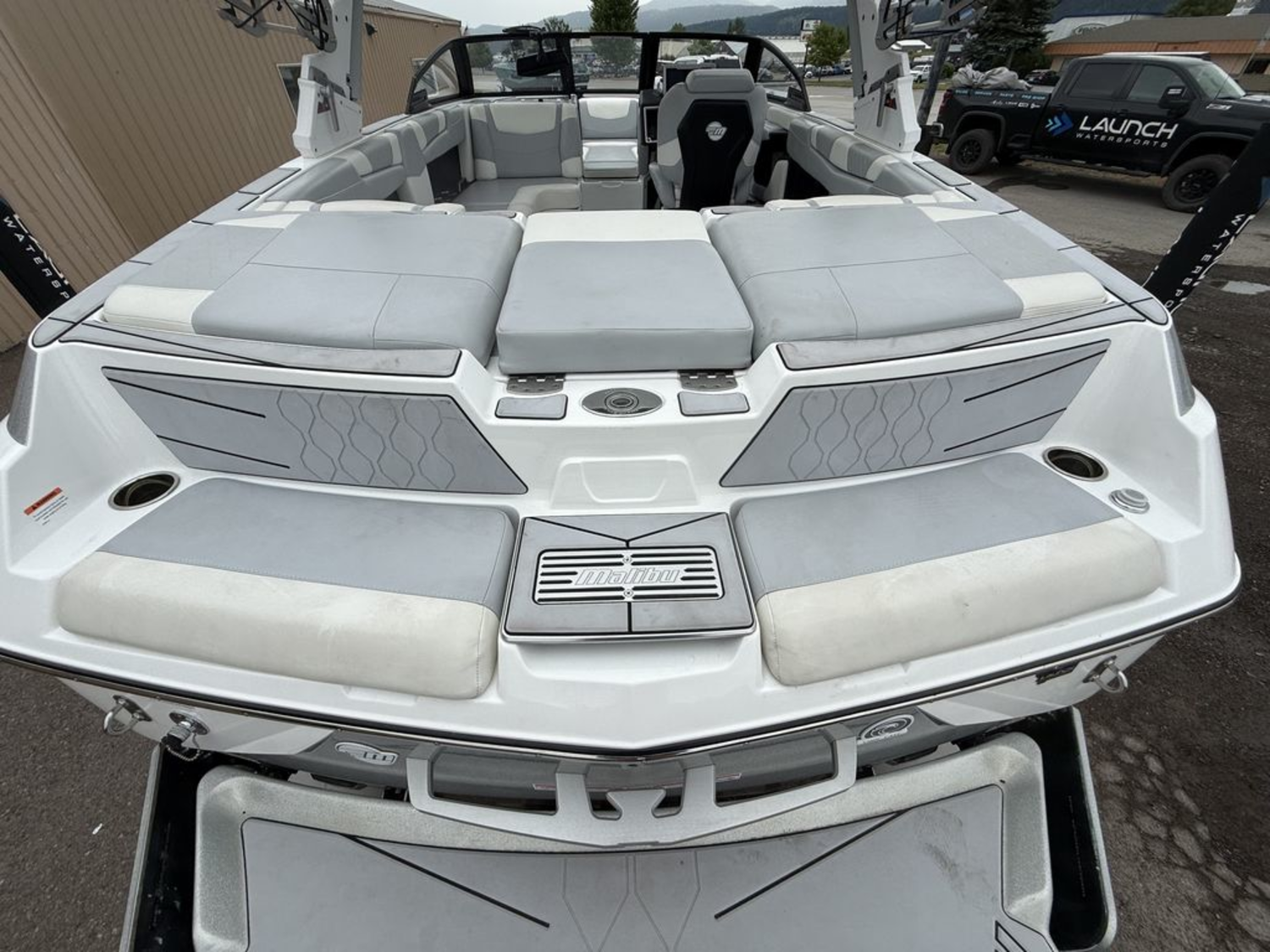 2023 Malibu Boats M220