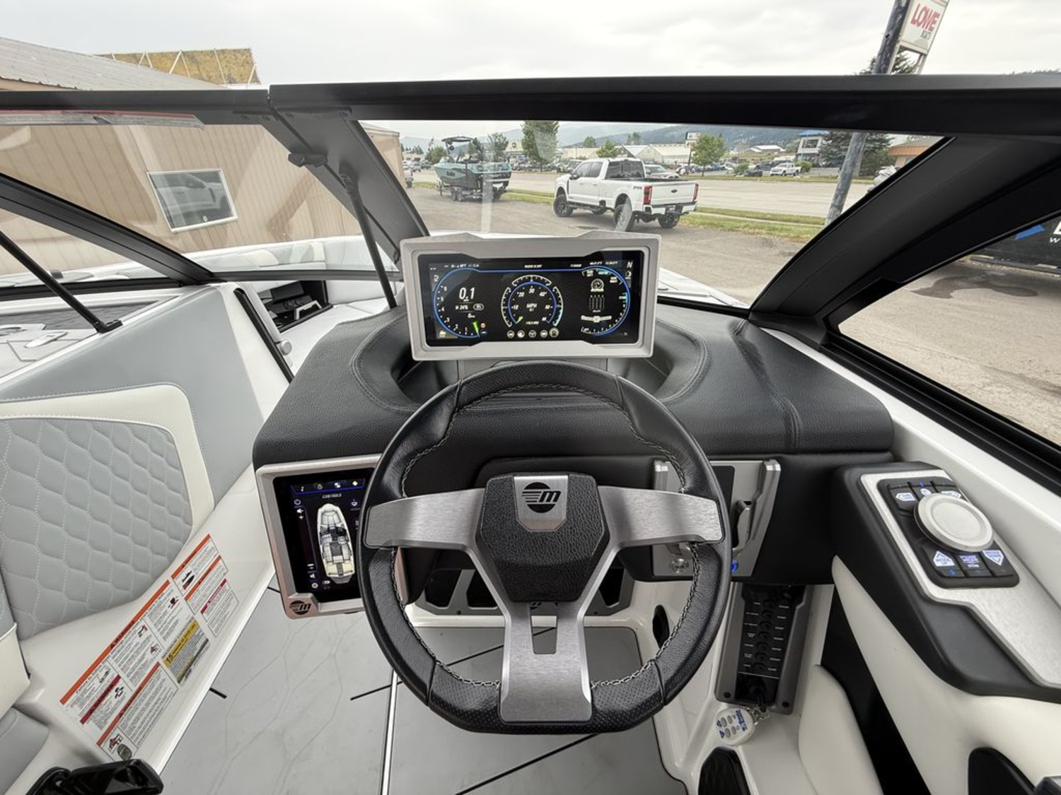 2023 Malibu Boats M220