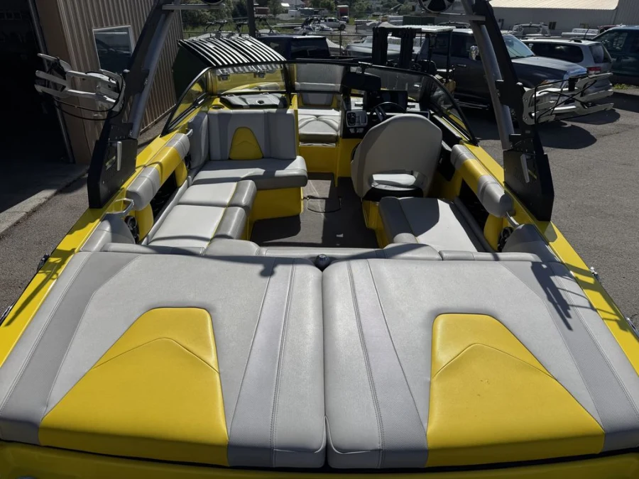 2017-malibu-wakesetter-vlx-140376-image8