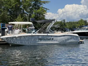 2025-mastercraft-x24-140390-image0.webp