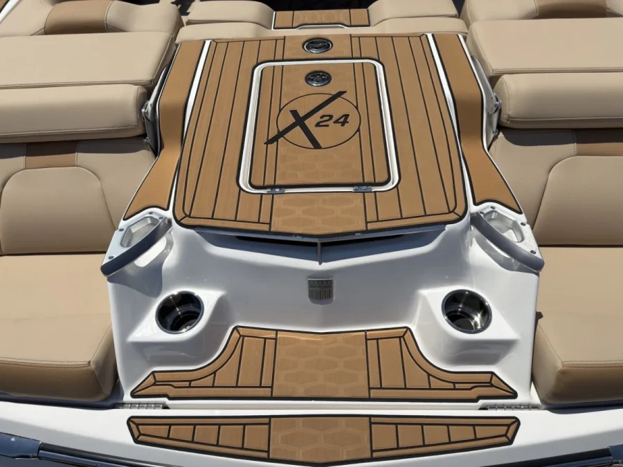 2025-mastercraft-x24-140390-image3.webp