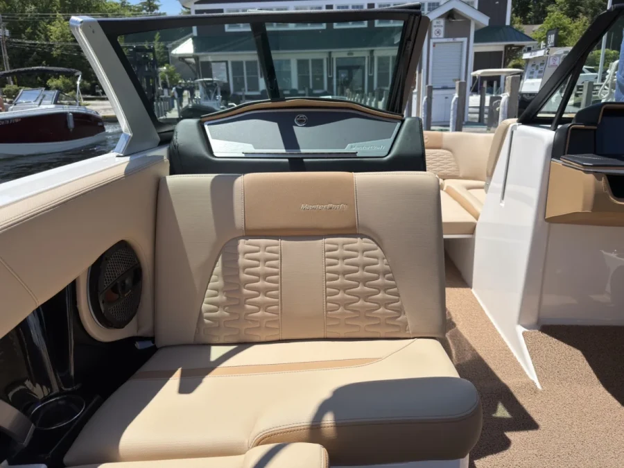 2025-mastercraft-x24-140390-image4.webp