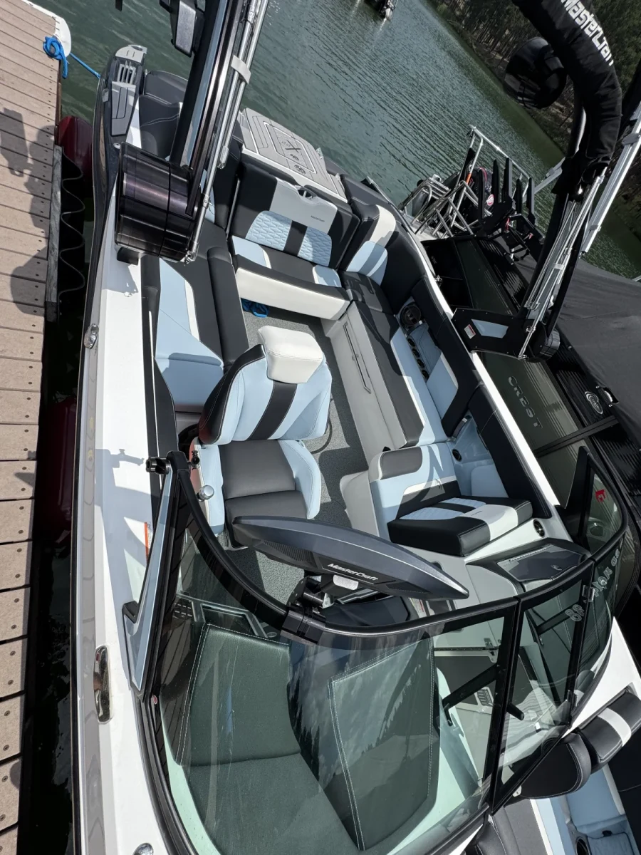 2022-mastercraft-x22-140392-image2.webp