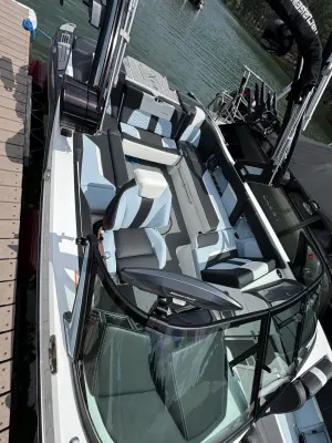2022-mastercraft-x22-140392-image2.webp