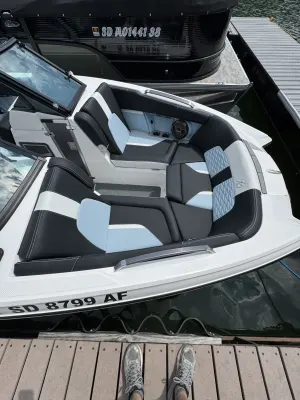 2022-mastercraft-x22-140392-image5.webp