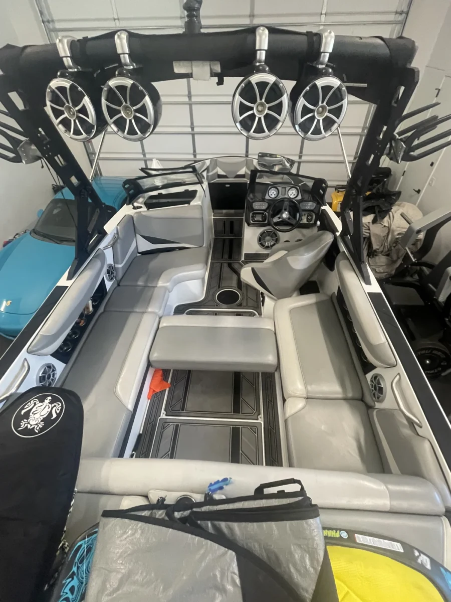 2018-axis-t22-140403-image6.webp