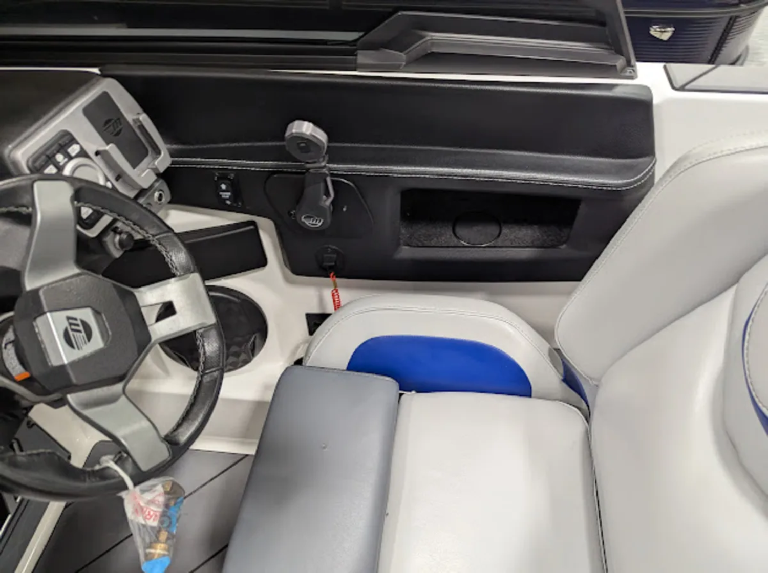 2023 Malibu Boats Wakesetter 25 LSV