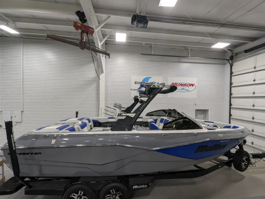 2023-malibu-wakesetter-25-lsv-140435-image2.webp