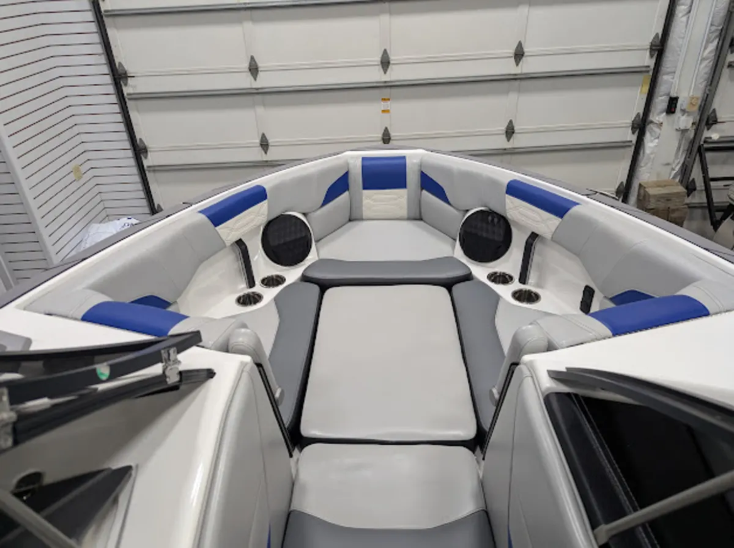 2023 Malibu Boats Wakesetter 25 LSV