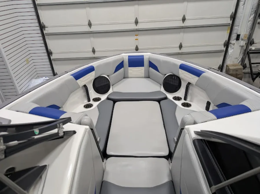 2023-malibu-wakesetter-25-lsv-140435-image3.webp
