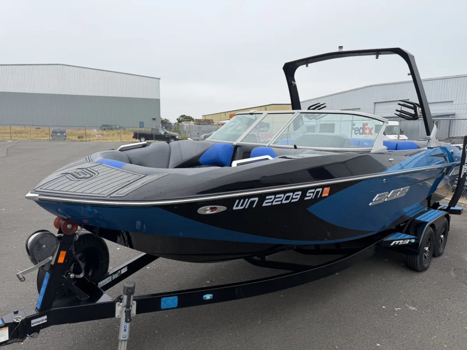 2017 MB Sports Boats B52 23