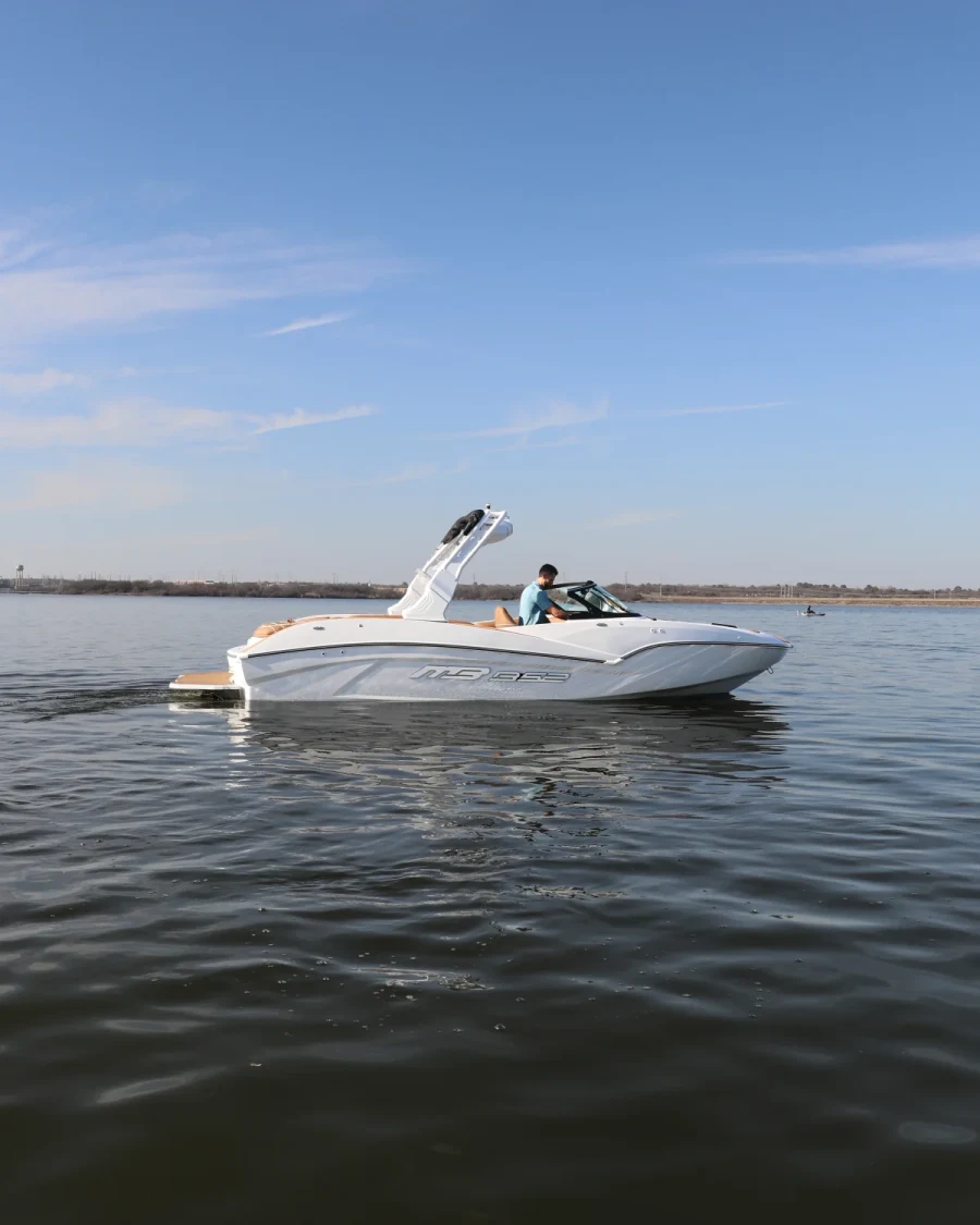 2027-mb-sports-b52-23-alpha-140445-image8.webp