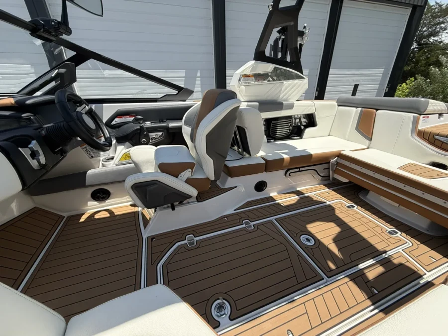2019-nautique-g23-140466-image5.webp