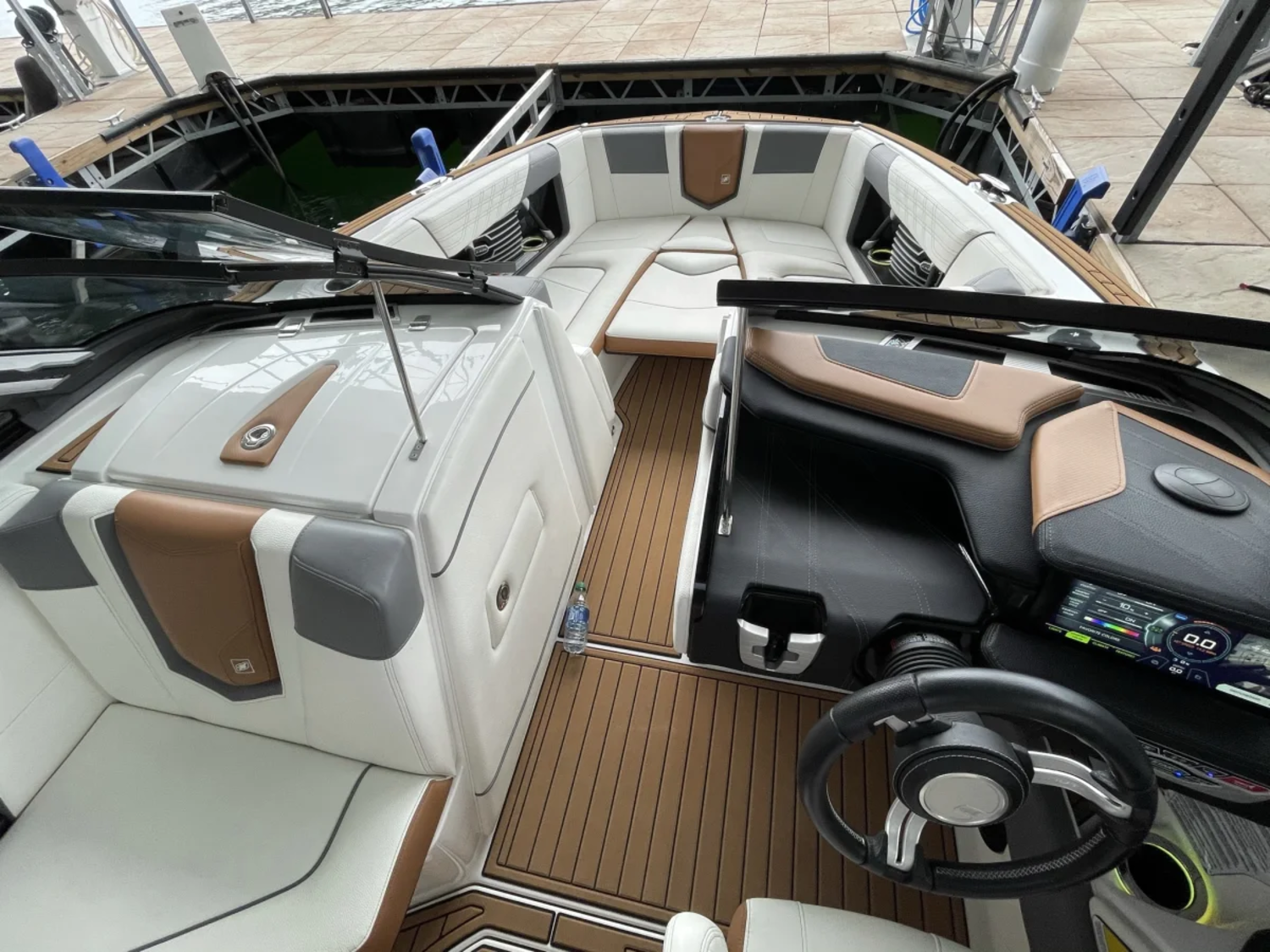 2019 G23 Super Air Nautique - 137 Hours!