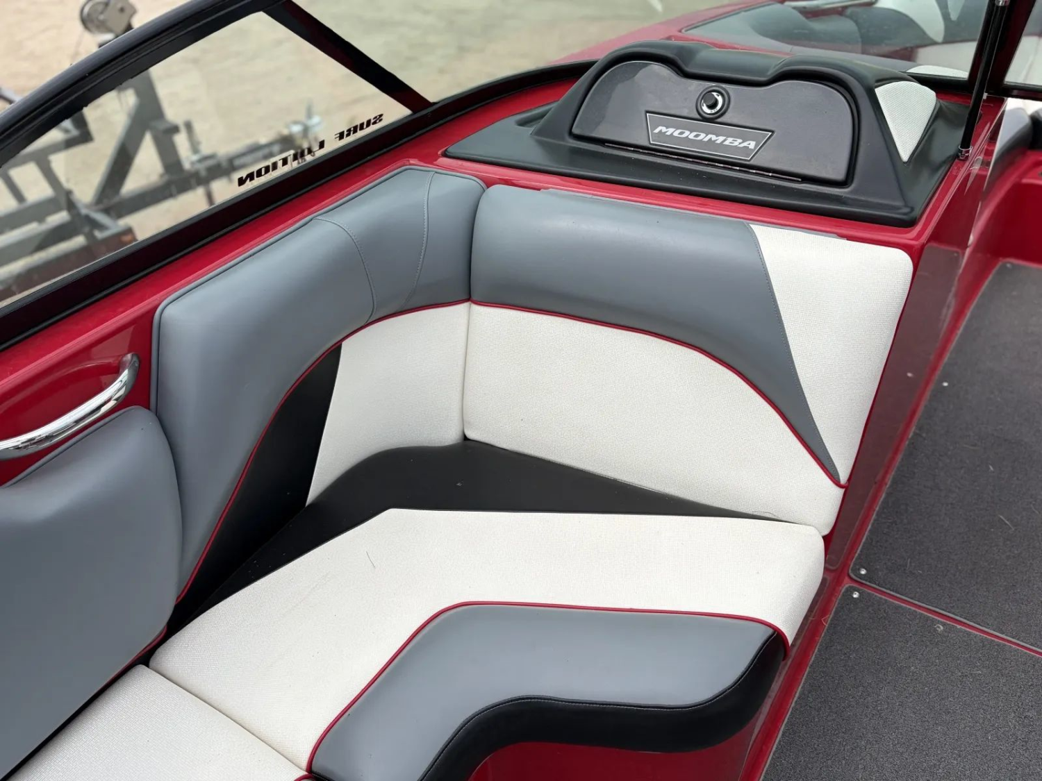 2016 MOOMBA MOJO