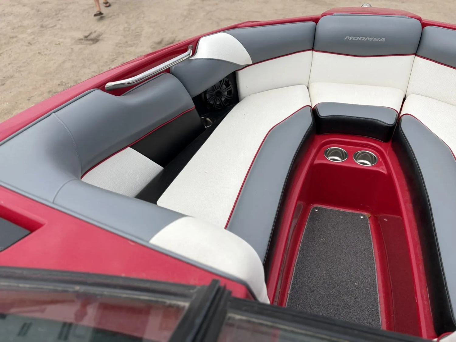 2016 MOOMBA MOJO