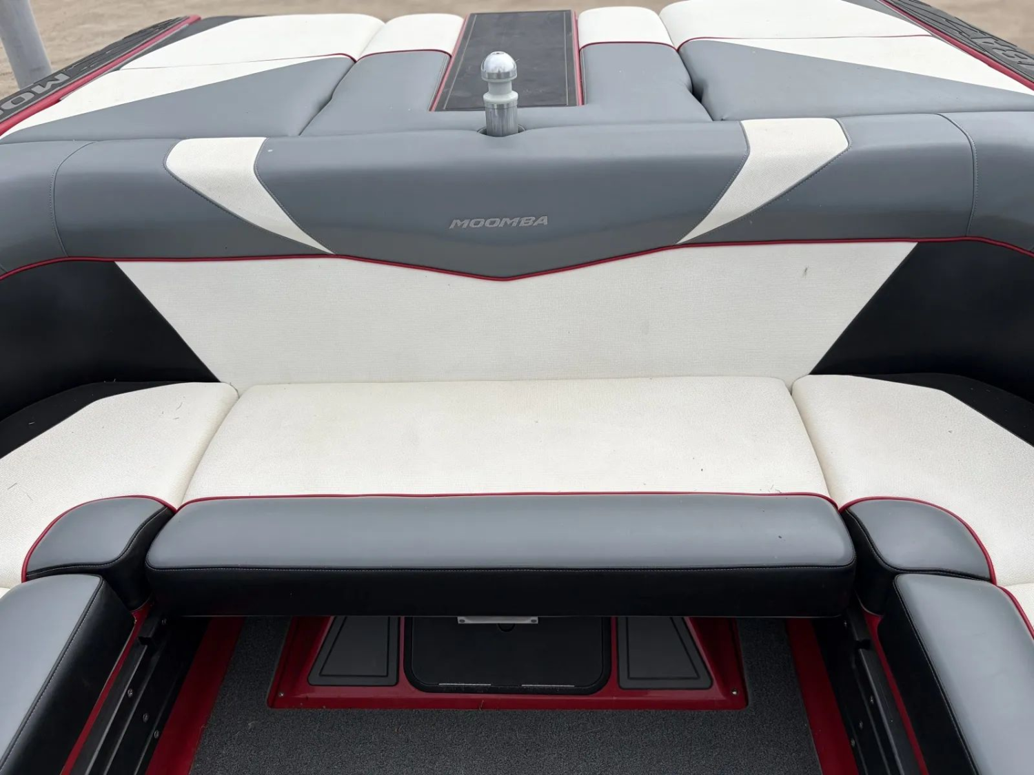 2016 MOOMBA MOJO