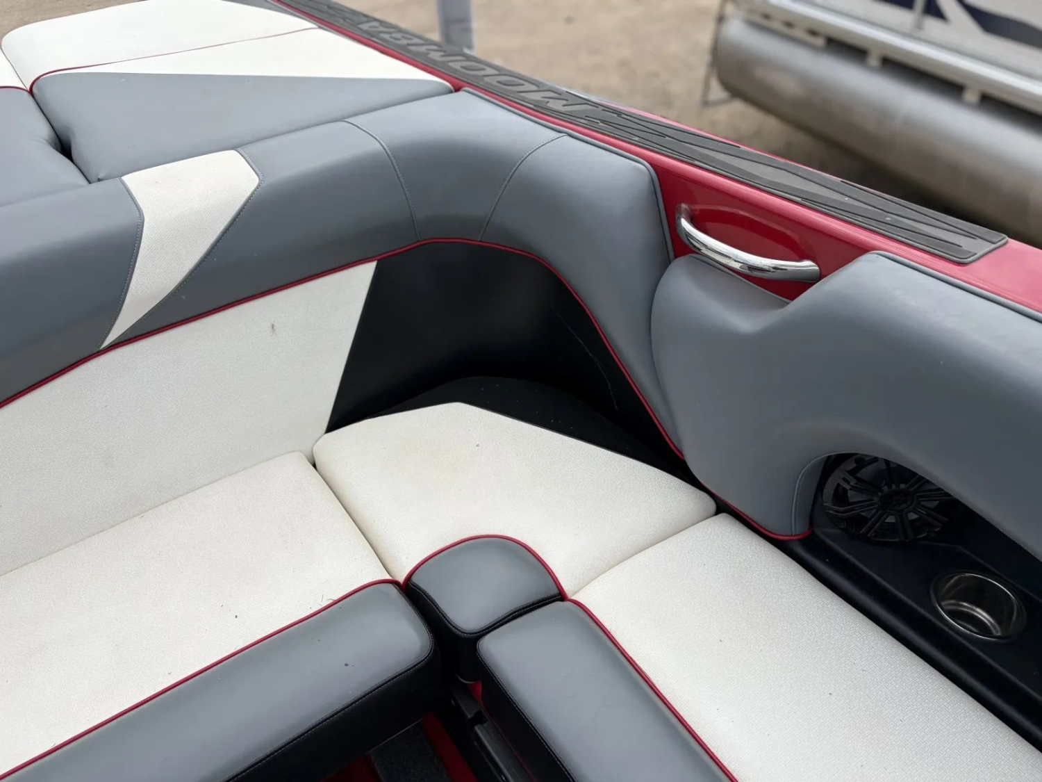 2016 MOOMBA MOJO