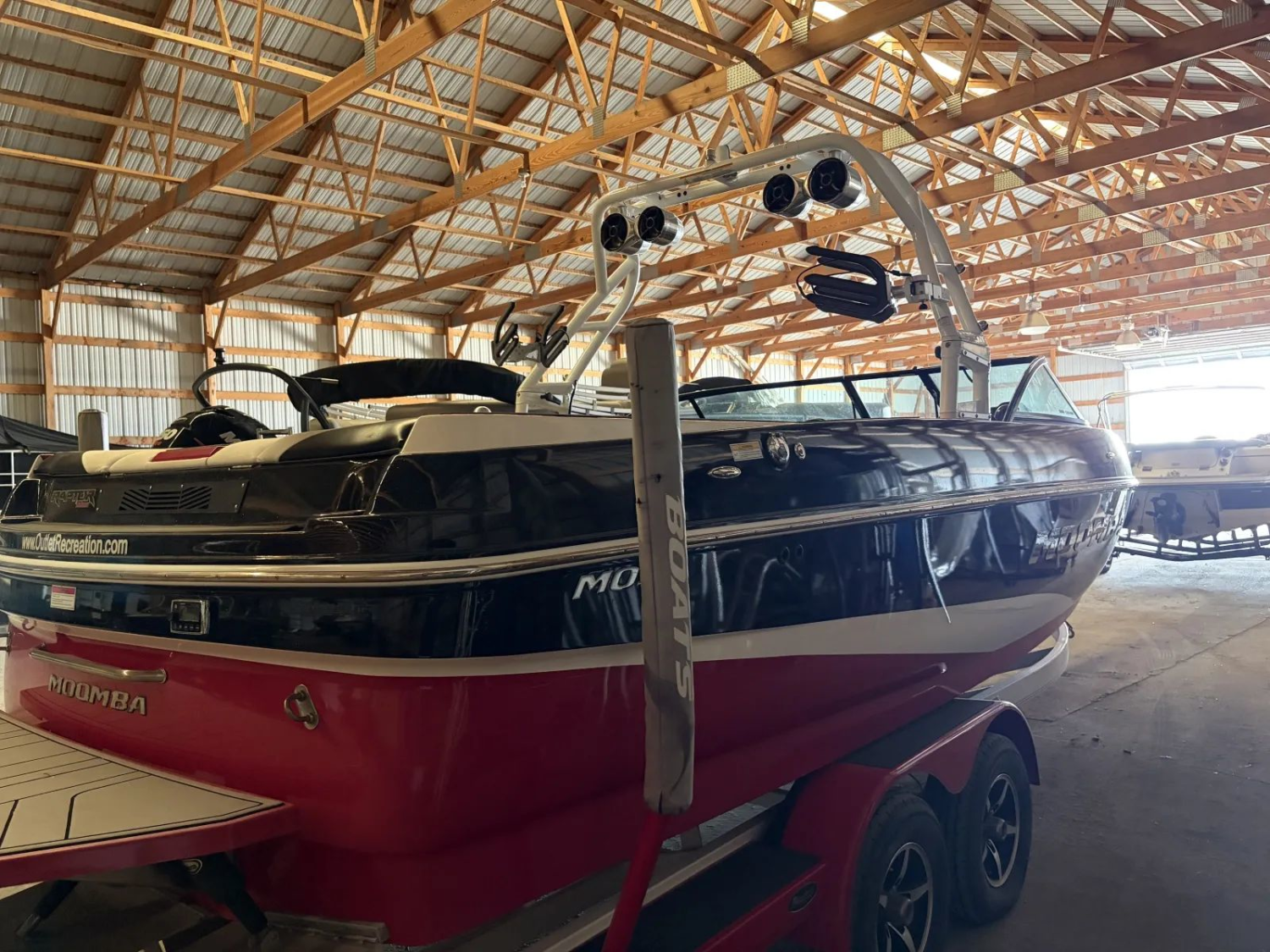 2016 MOOMBA MOJO